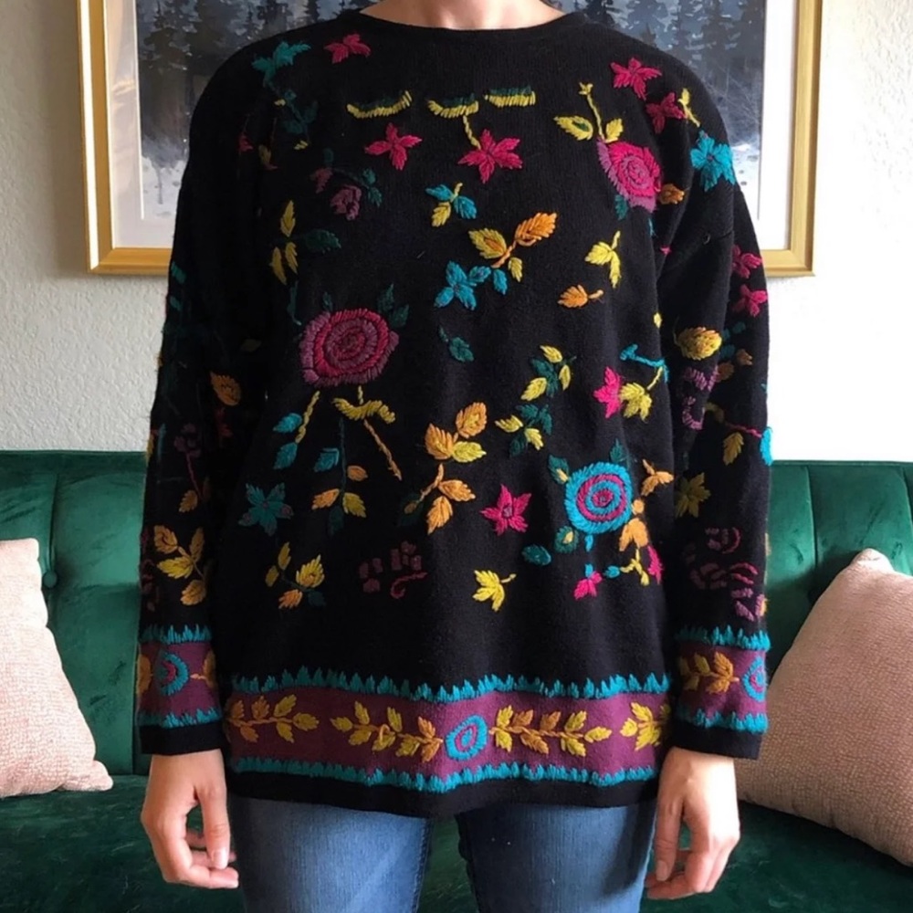 Vintage Allison Paige Floral Embroidered Crewneck Pullover Sweater